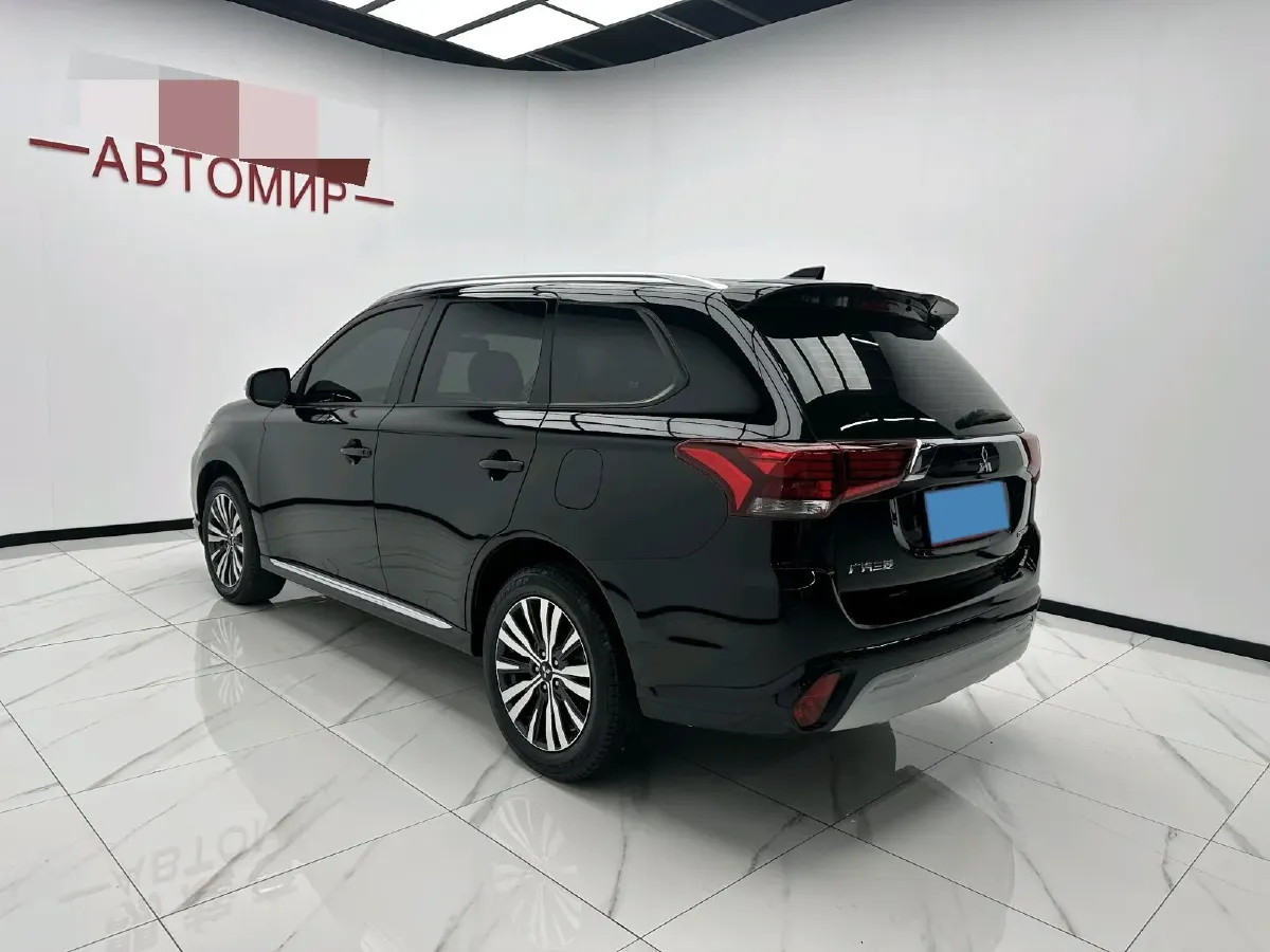 2021 Mitsubishi Outlander 2.0L 166HP L4 CVT,autocango,china used car exporter,china ev exporter,chinese used car exporter,chinese used ev exporter