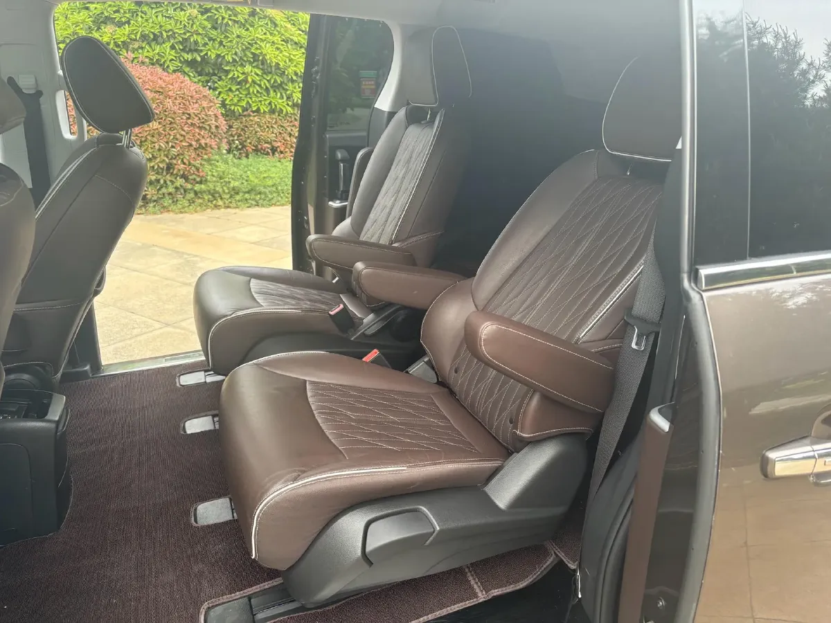 2021 Buick GL8 2.0T 237HP L4 9AT,autocango,china used car exporter,china ev exporter,chinese used car exporter,chinese used ev exporter