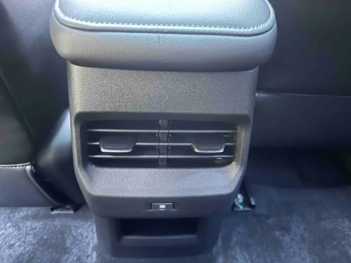 2021 WuLing XingChen 1.5T 147HP L4 CVT,autocango,china used car exporter,china ev exporter,chinese used car exporter,chinese used ev exporter