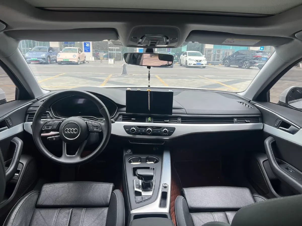 2023 Audi A4L 2.0T 190HP L4 7DCT,autocango,china used car exporter,china ev exporter,chinese used car exporter,chinese used ev exporter