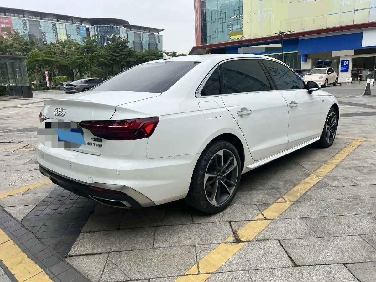 2023 Audi A4L 2.0T 190HP L4 7DCT,autocango,china used car exporter,china ev exporter,chinese used car exporter,chinese used ev exporter