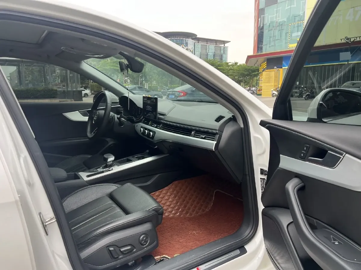 2023 Audi A4L 2.0T 190HP L4 7DCT,autocango,china used car exporter,china ev exporter,chinese used car exporter,chinese used ev exporter
