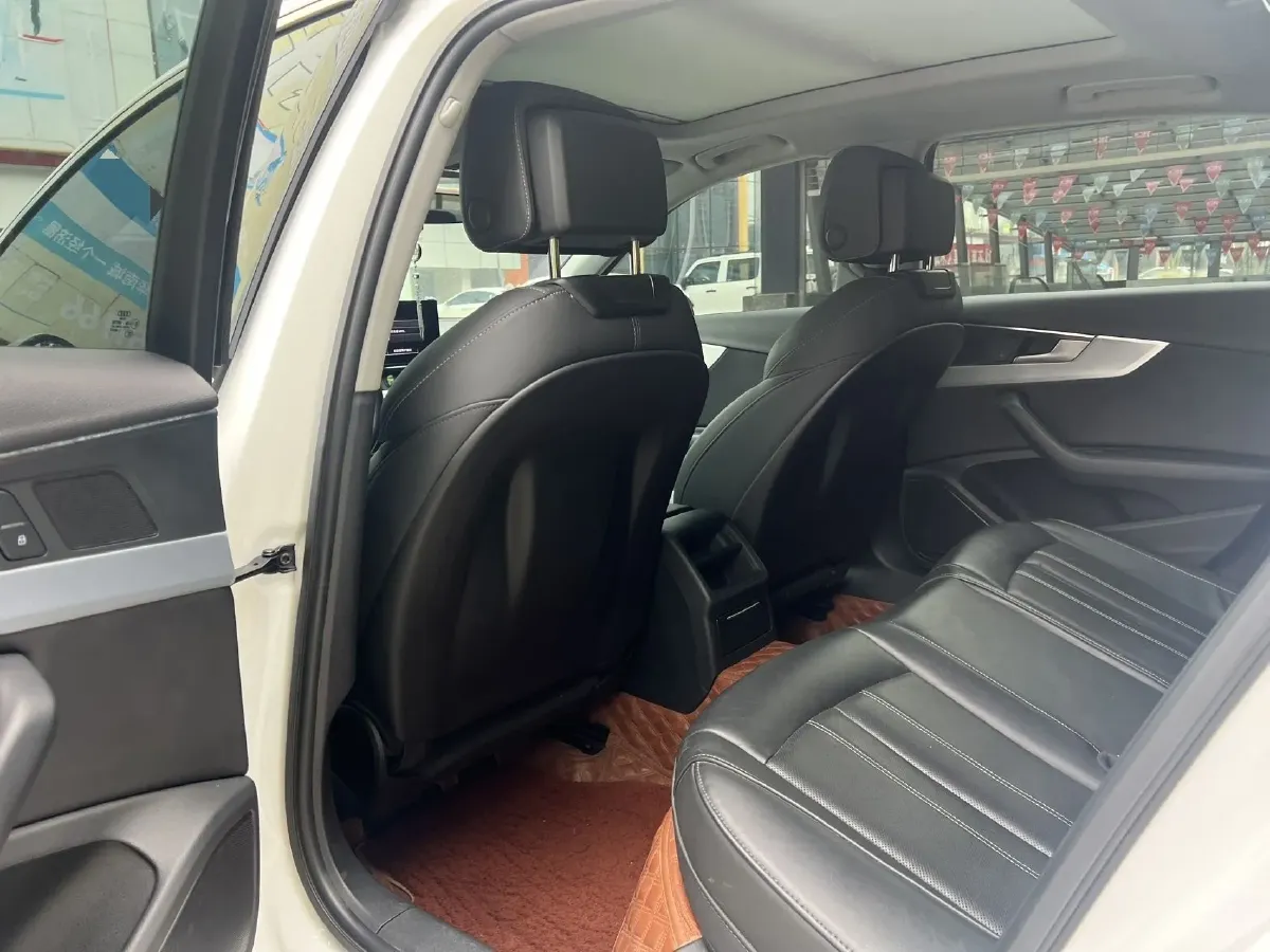 2023 Audi A4L 2.0T 190HP L4 7DCT,autocango,china used car exporter,china ev exporter,chinese used car exporter,chinese used ev exporter
