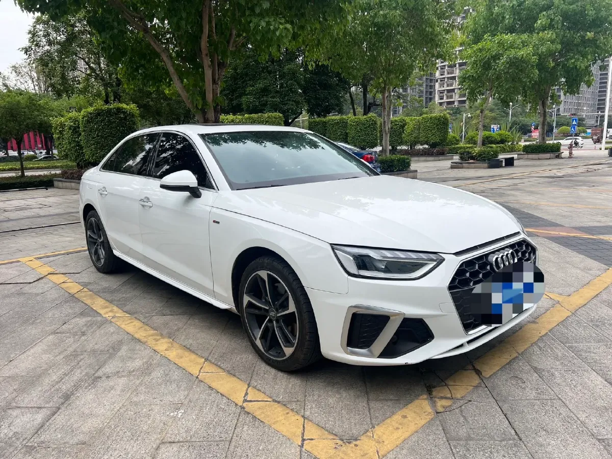 2023 Audi A4L 2.0T 190HP L4 7DCT,autocango,china used car exporter,china ev exporter,chinese used car exporter,chinese used ev exporter