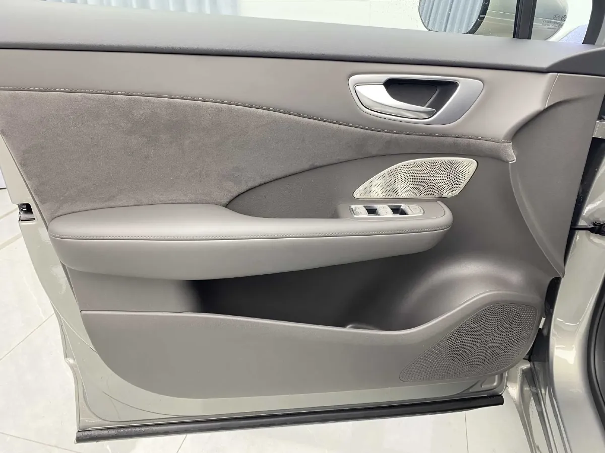 2025 HIMA Shangjie H5 BEV,autocango,china used car exporter,china ev exporter,chinese used car exporter,chinese used ev exporter