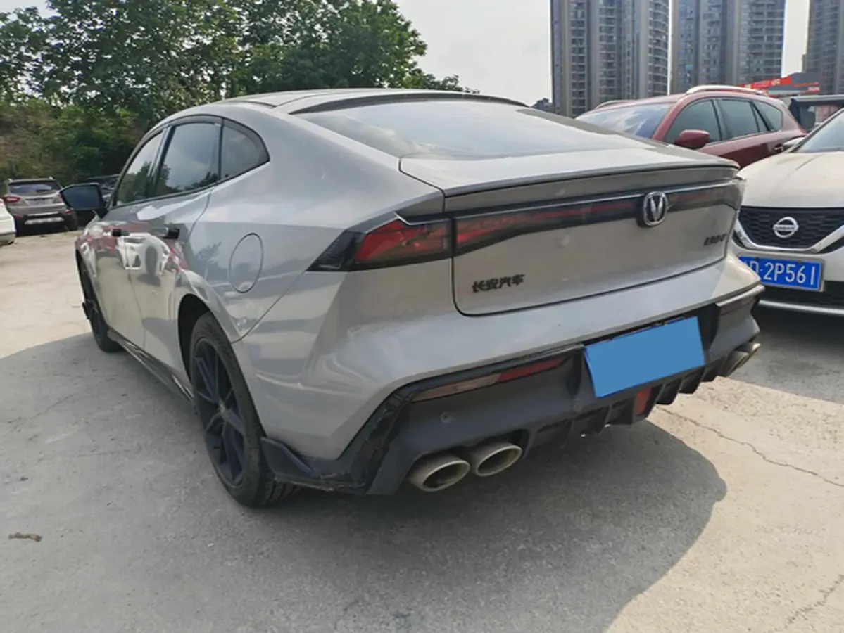 2022 ChangAn UNI-V 2.0T 233HP L4 8AT,autocango,china used car exporter,china ev exporter,chinese used car exporter,chinese used ev exporter