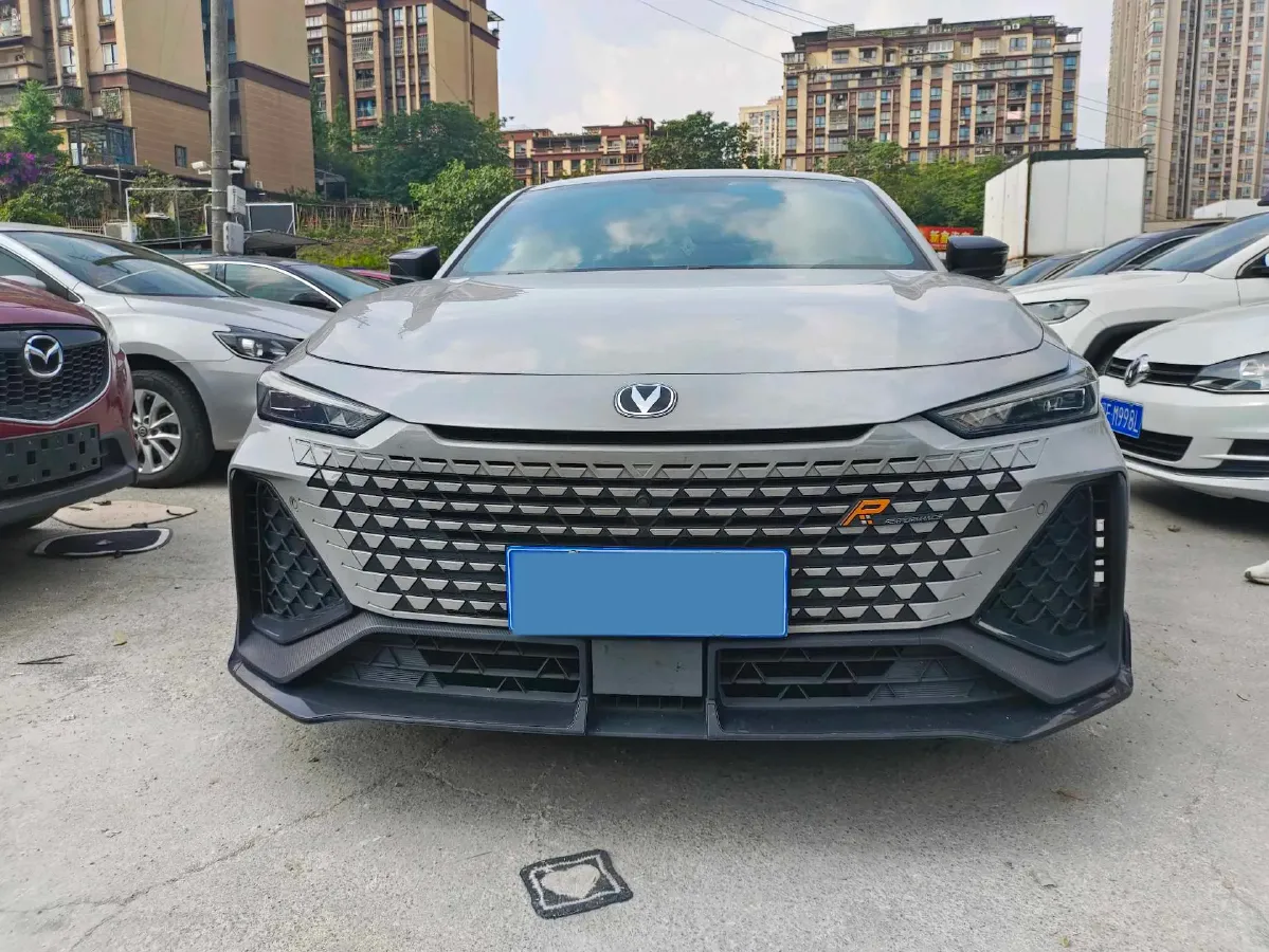 2022 ChangAn UNI-V 2.0T 233HP L4 8AT,autocango,china used car exporter,china ev exporter,chinese used car exporter,chinese used ev exporter