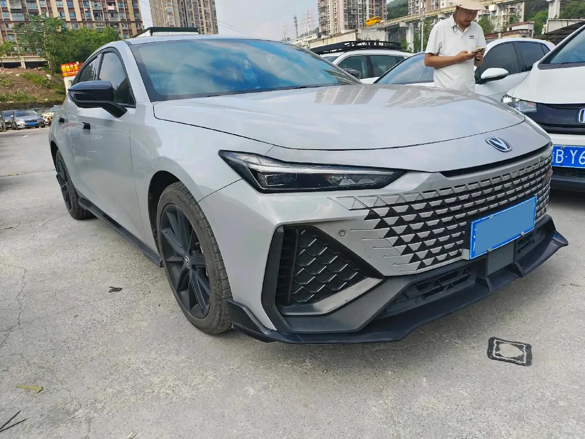 2022 ChangAn UNI-V 2.0T 233HP L4 8AT,autocango,china used car exporter,china ev exporter,chinese used car exporter,chinese used ev exporter