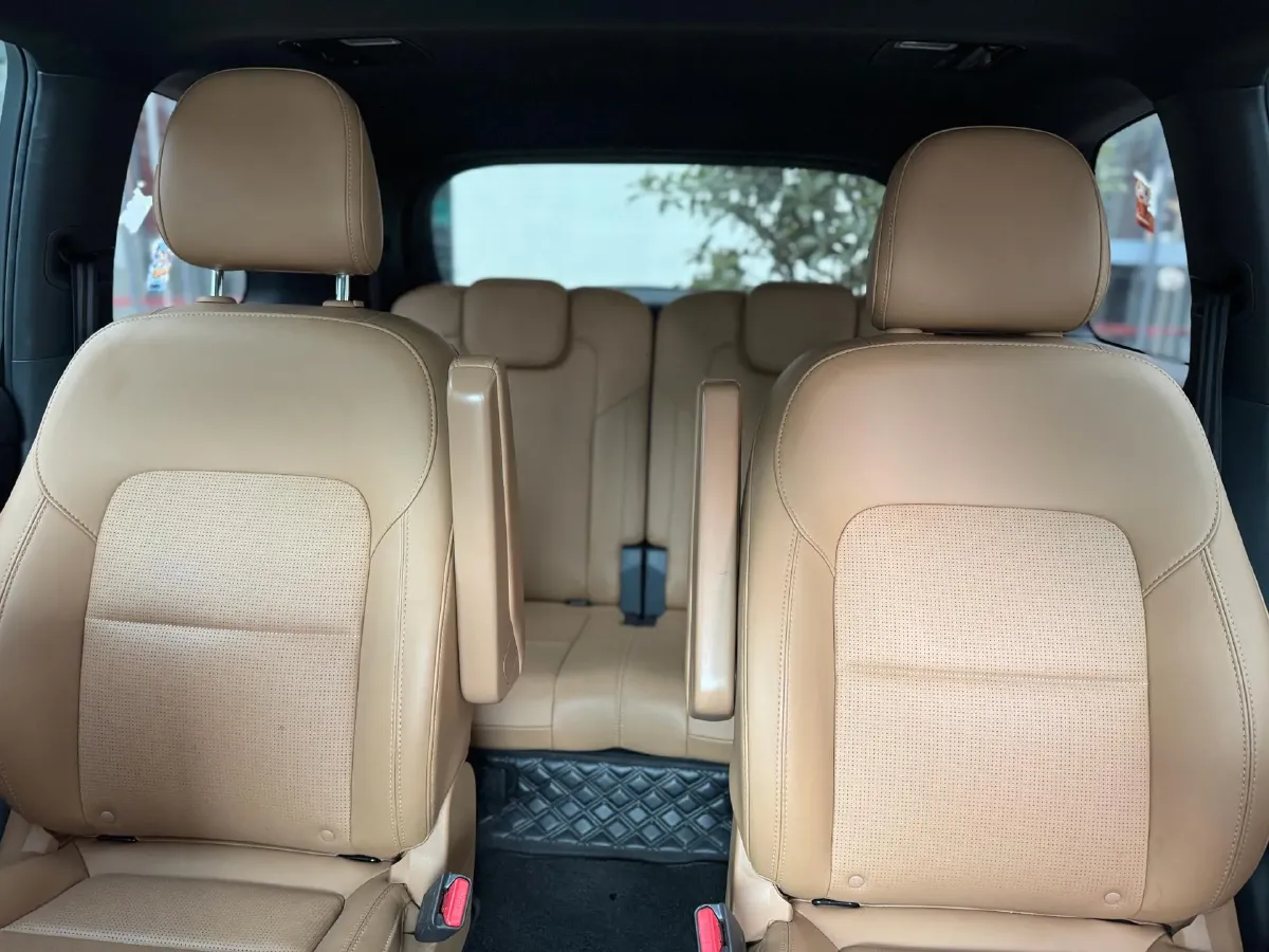 2021 Li ONE Range Extended 131HP REEV 40.5KWH,autocango,china used car exporter,china ev exporter,chinese used car exporter,chinese used ev exporter
