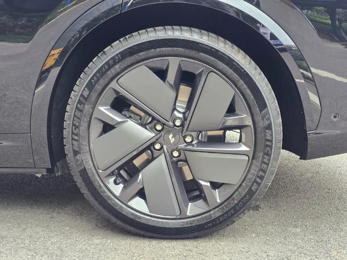 2025 Li L7 Range Extended 154HP REEV,autocango,china used car exporter,china ev exporter,chinese used car exporter,chinese used ev exporter