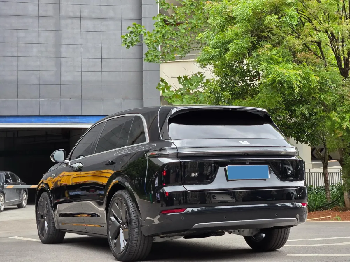 2025 Li L7 Range Extended 154HP REEV,autocango,china used car exporter,china ev exporter,chinese used car exporter,chinese used ev exporter