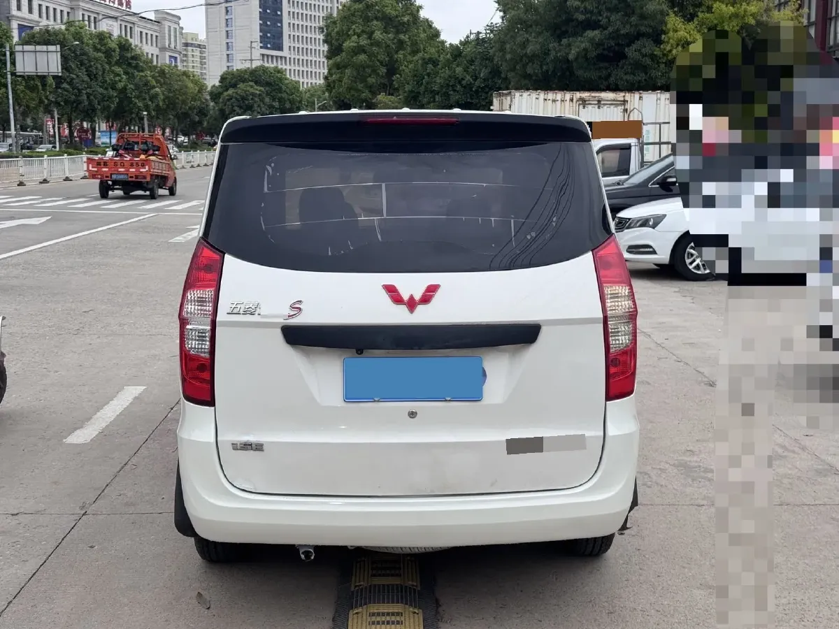 2018 WuLing HongGuang 1.5L 105HP L4 5MT,autocango,china used car exporter,china ev exporter,chinese used car exporter,chinese used ev exporter