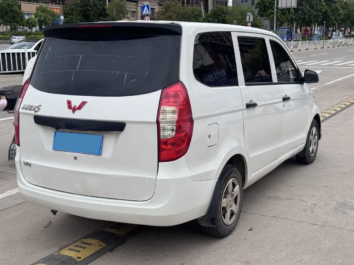 2018 WuLing HongGuang 1.5L 105HP L4 5MT,autocango,china used car exporter,china ev exporter,chinese used car exporter,chinese used ev exporter
