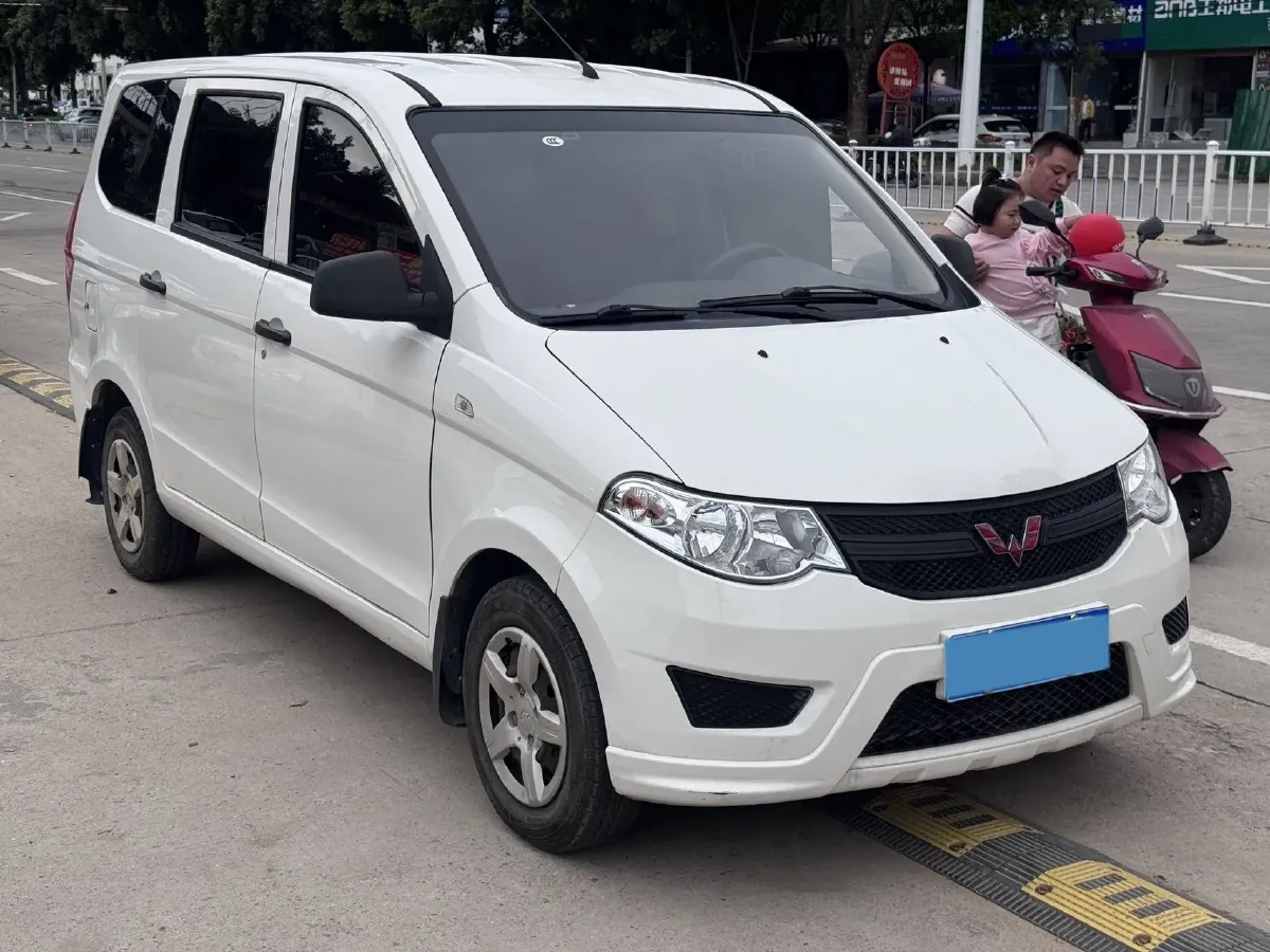 2018 WuLing HongGuang 1.5L 105HP L4 5MT,autocango,china used car exporter,china ev exporter,chinese used car exporter,chinese used ev exporter