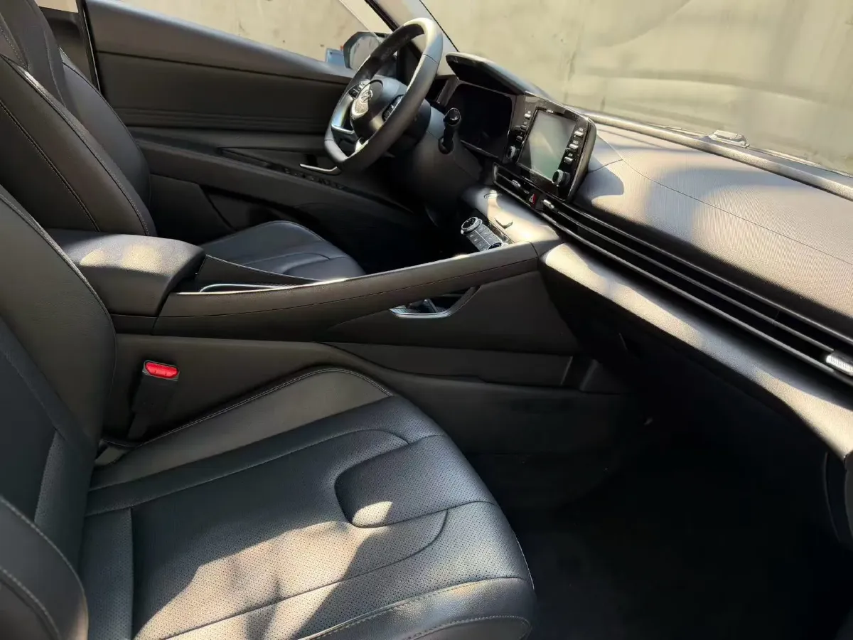 2021 Hyundai Elantra 1.5L 115HP L4 CVT,autocango,china used car exporter,china ev exporter,chinese used car exporter,chinese used ev exporter