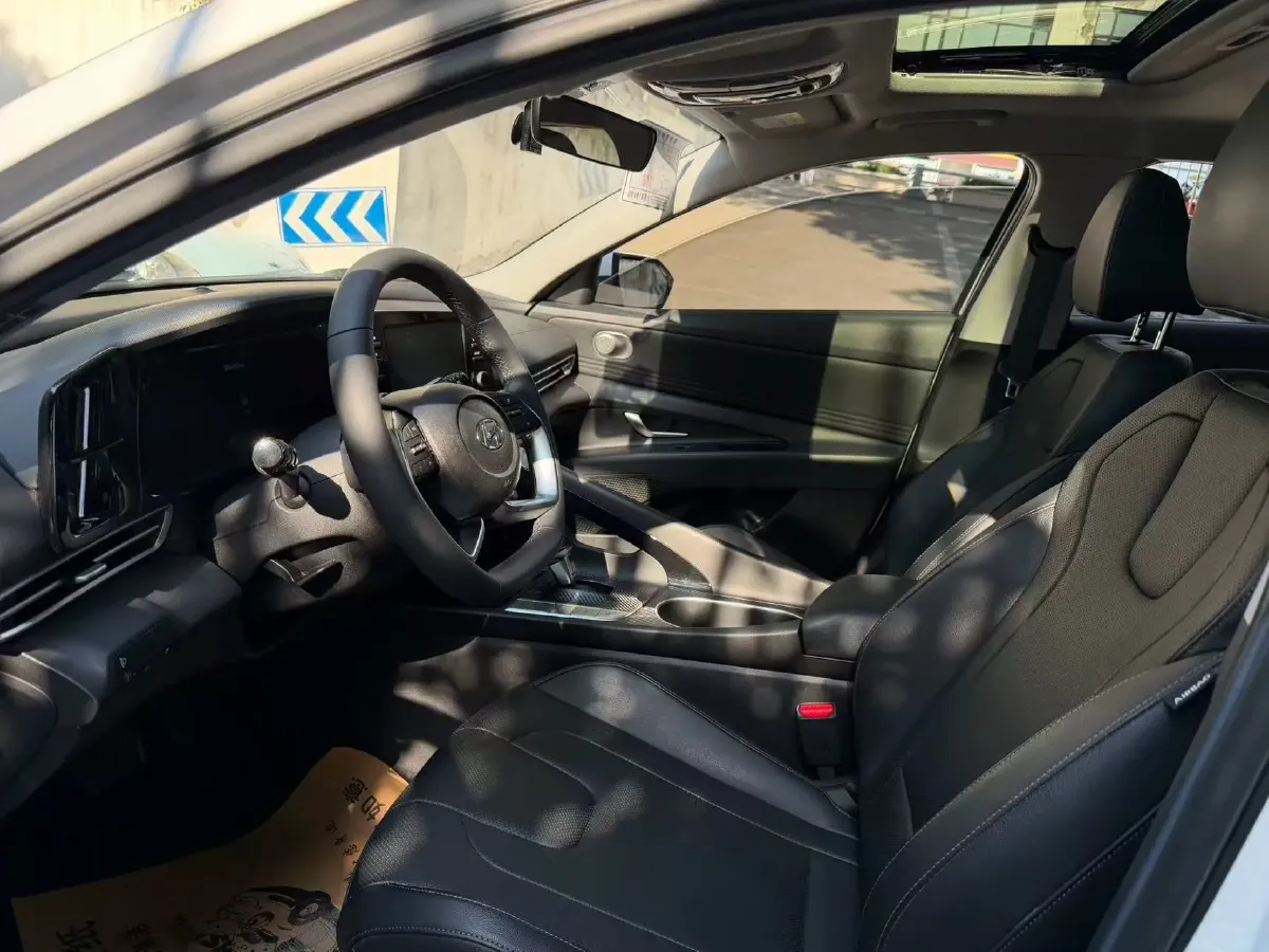 2021 Hyundai Elantra 1.5L 115HP L4 CVT,autocango,china used car exporter,china ev exporter,chinese used car exporter,chinese used ev exporter