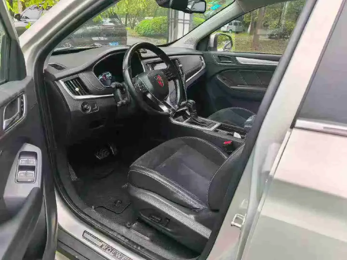 2017 Roewe RX5 1.5T 169HP L4 2AT PHEV 12KWH,autocango,china used car exporter,china ev exporter,chinese used car exporter,chinese used ev exporter