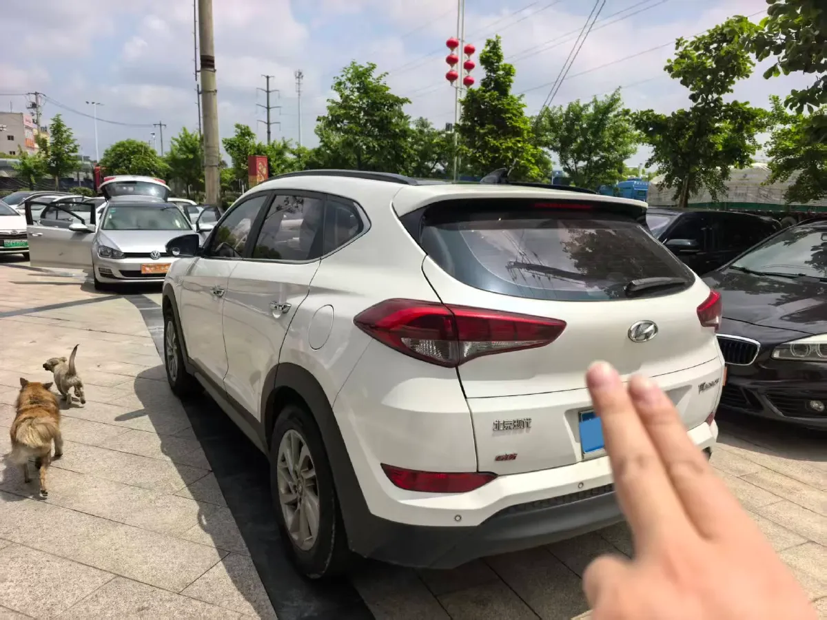 2015 Hyundai Tucson 2.0L 165HP L4 6AT,autocango,china used car exporter,china ev exporter,chinese used car exporter,chinese used ev exporter