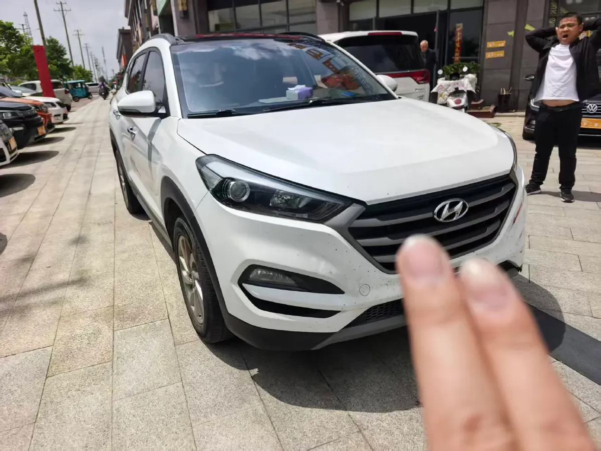 2015 Hyundai Tucson 2.0L 165HP L4 6AT,autocango,china used car exporter,china ev exporter,chinese used car exporter,chinese used ev exporter