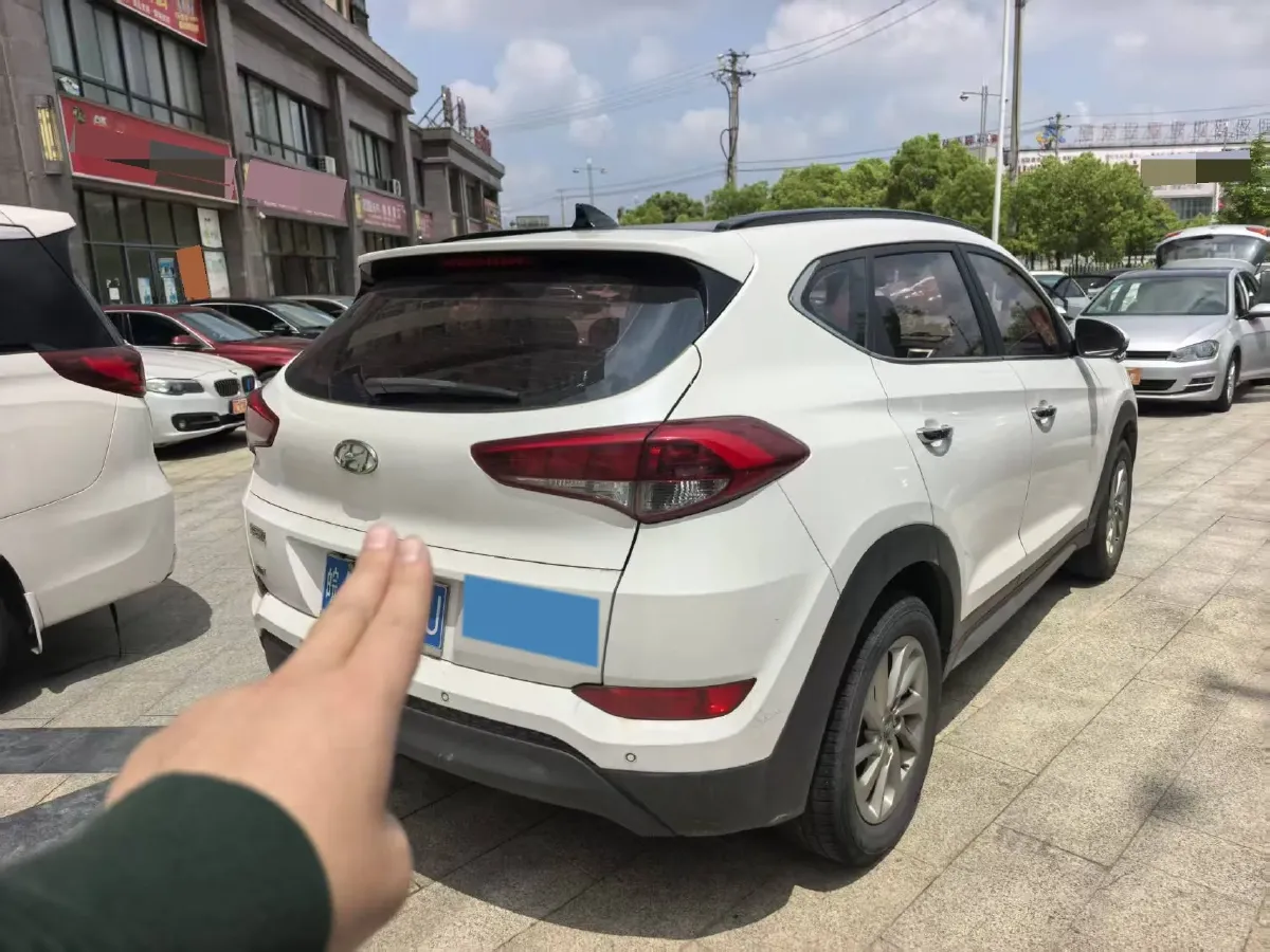 2015 Hyundai Tucson 2.0L 165HP L4 6AT,autocango,china used car exporter,china ev exporter,chinese used car exporter,chinese used ev exporter