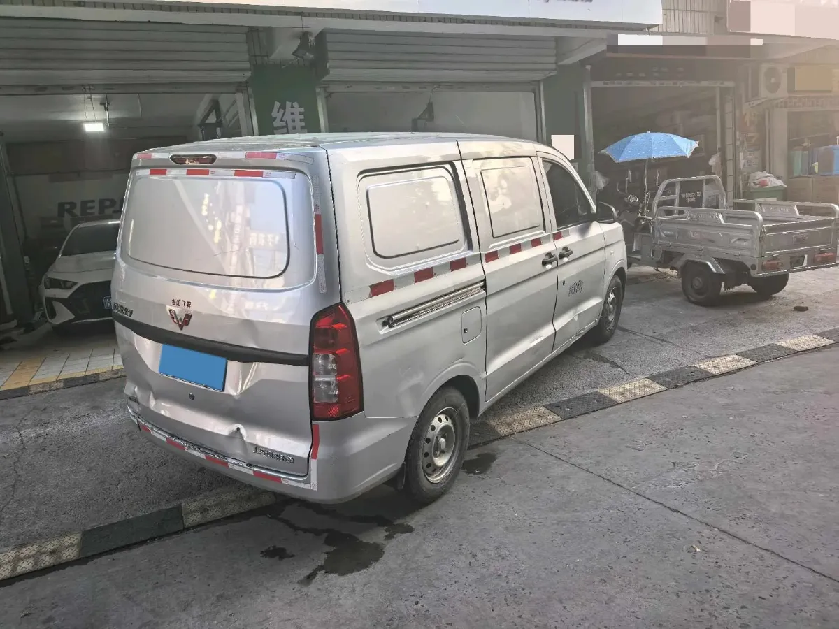 2021 WuLing HongGuang V 1.5L 99HP L4 6MT,autocango,china used car exporter,china ev exporter,chinese used car exporter,chinese used ev exporter