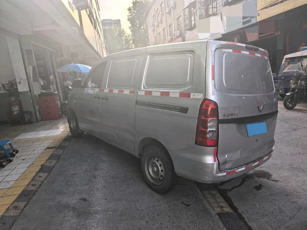 2021 WuLing HongGuang V 1.5L 99HP L4 6MT,autocango,china used car exporter,china ev exporter,chinese used car exporter,chinese used ev exporter