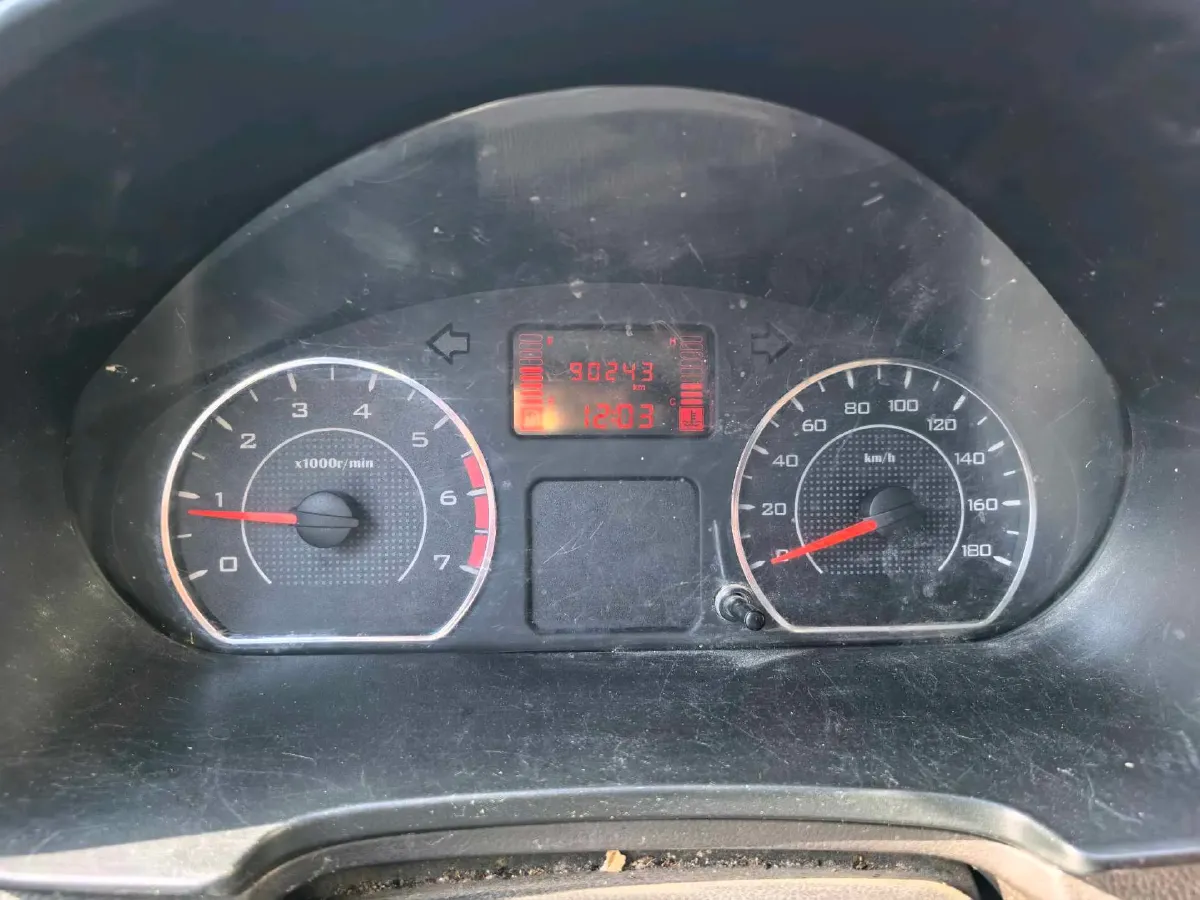2021 WuLing HongGuang V 1.5L 99HP L4 6MT,autocango,china used car exporter,china ev exporter,chinese used car exporter,chinese used ev exporter