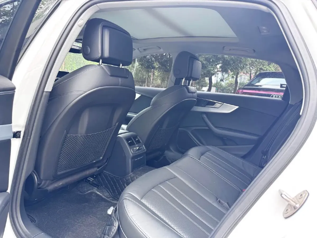 2020 Audi A4L 2.0T 190HP L4 7DCT,autocango,china used car exporter,china ev exporter,chinese used car exporter,chinese used ev exporter