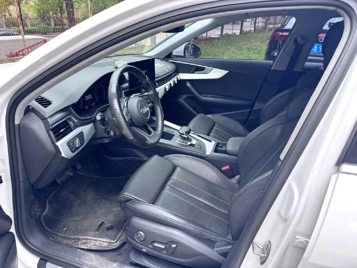 2020 Audi A4L 2.0T 190HP L4 7DCT,autocango,china used car exporter,china ev exporter,chinese used car exporter,chinese used ev exporter
