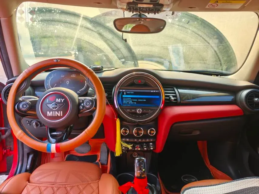 2021 MINI MINI 1.5T 136HP L3 7DCT,autocango,china used car exporter,china ev exporter,chinese used car exporter,chinese used ev exporter