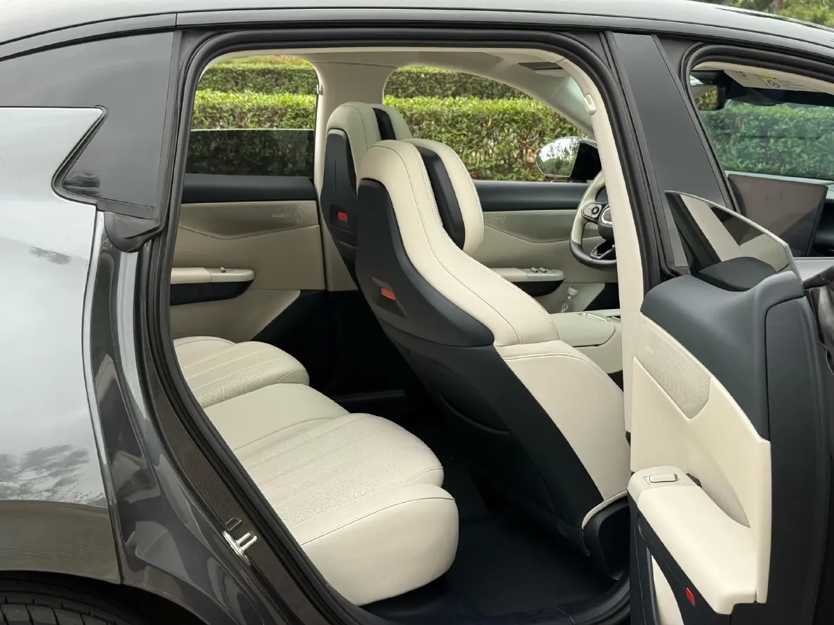 2024 LYNK&CO 07 EM-P 1.5T 163HP L4 3DHT PHEV 18.99KWH,autocango,china used car exporter,china ev exporter,chinese used car exporter,chinese used ev exporter
