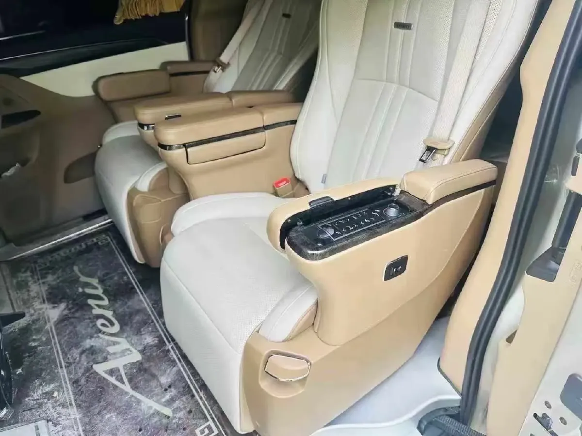2021 Buick GL8 2.0T 237HP L4 9AT,autocango,china used car exporter,china ev exporter,chinese used car exporter,chinese used ev exporter