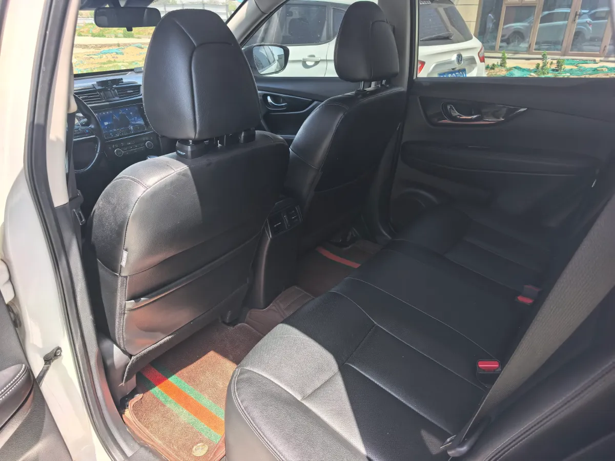 2021 Nissan X-Trail 2.5L 181HP L4 CVT,autocango,china used car exporter,china ev exporter,chinese used car exporter,chinese used ev exporter