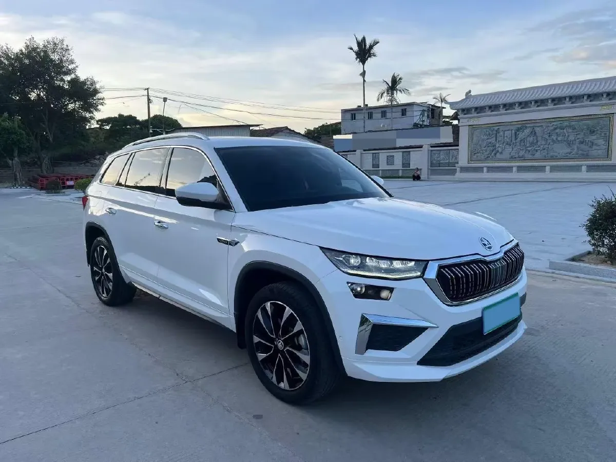 2023 Skoda Kodiak 2.0T 186HP L4 7DCT,autocango,china used car exporter,china ev exporter,chinese used car exporter,chinese used ev exporter