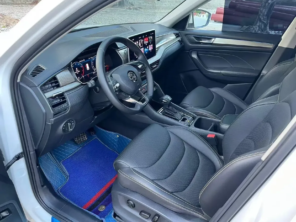2023 Skoda Kodiak 2.0T 186HP L4 7DCT,autocango,china used car exporter,china ev exporter,chinese used car exporter,chinese used ev exporter