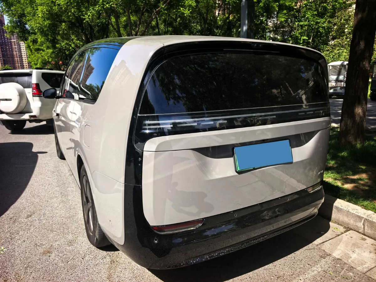 2024 Li MEGA BEV 102.7KWH,autocango,china used car exporter,china ev exporter,chinese used car exporter,chinese used ev exporter