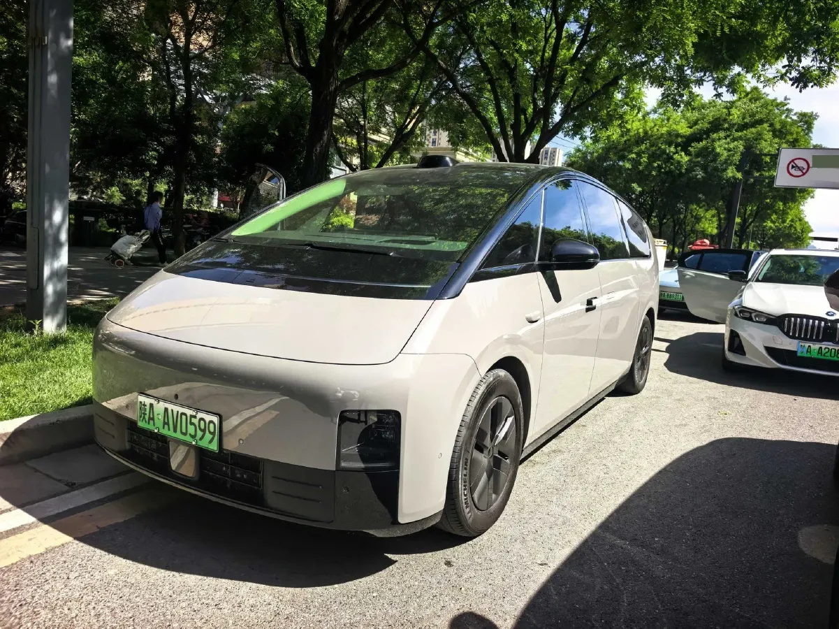 2024 Li MEGA BEV 102.7KWH,autocango,china used car exporter,china ev exporter,chinese used car exporter,chinese used ev exporter