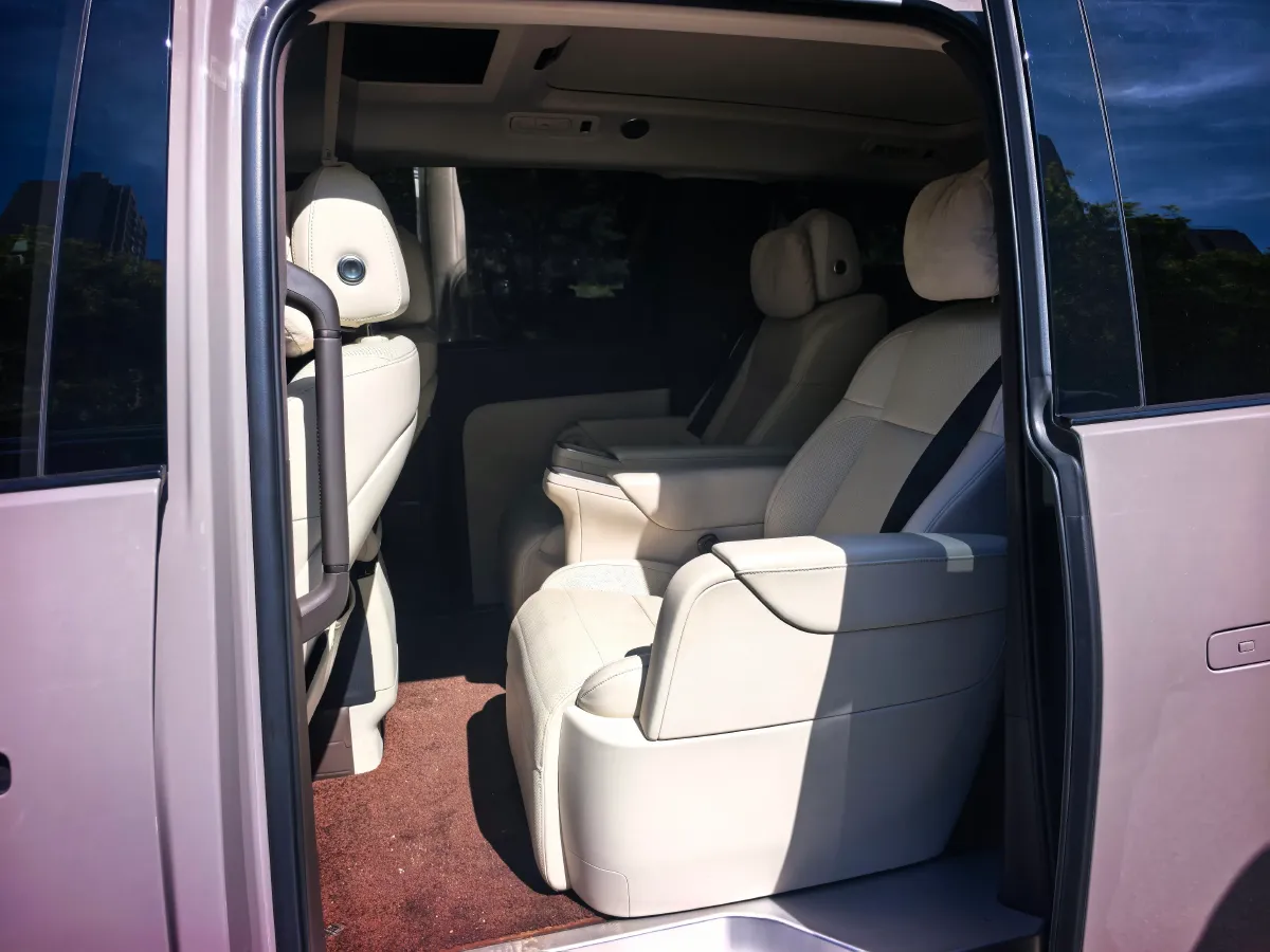 2024 Li MEGA BEV 102.7KWH,autocango,china used car exporter,china ev exporter,chinese used car exporter,chinese used ev exporter
