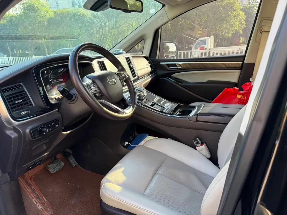 2021 GAC Trumpchi M8 2.0T 252HP L4 8AT,autocango,china used car exporter,china ev exporter,chinese used car exporter,chinese used ev exporter