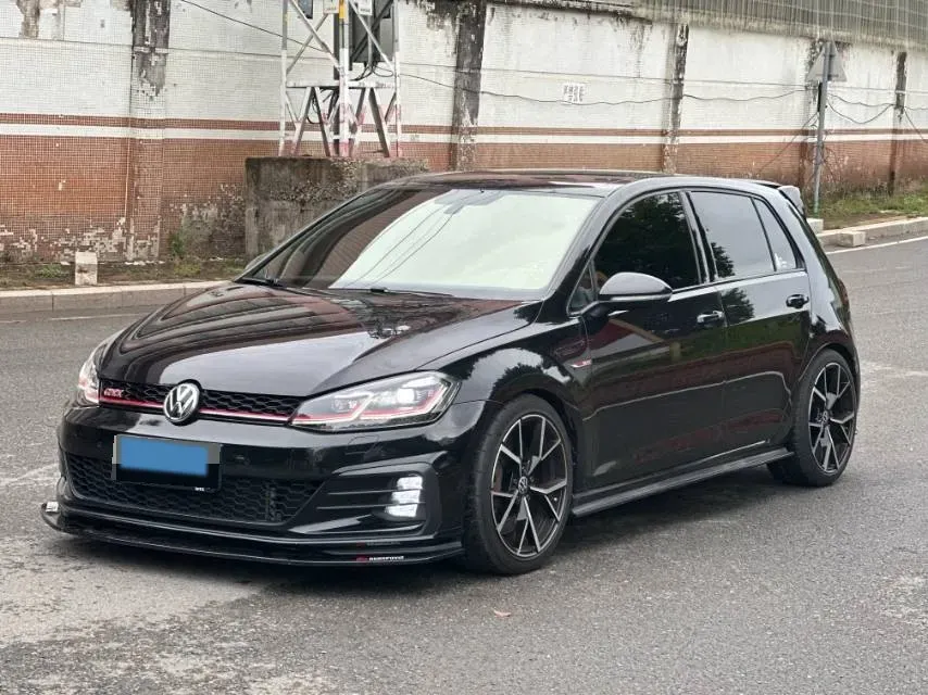 2018 Volkswagen GolfGTI 2.0T 220HP L4 7DCT,autocango,china used car exporter,china ev exporter,chinese used car exporter,chinese used ev exporter