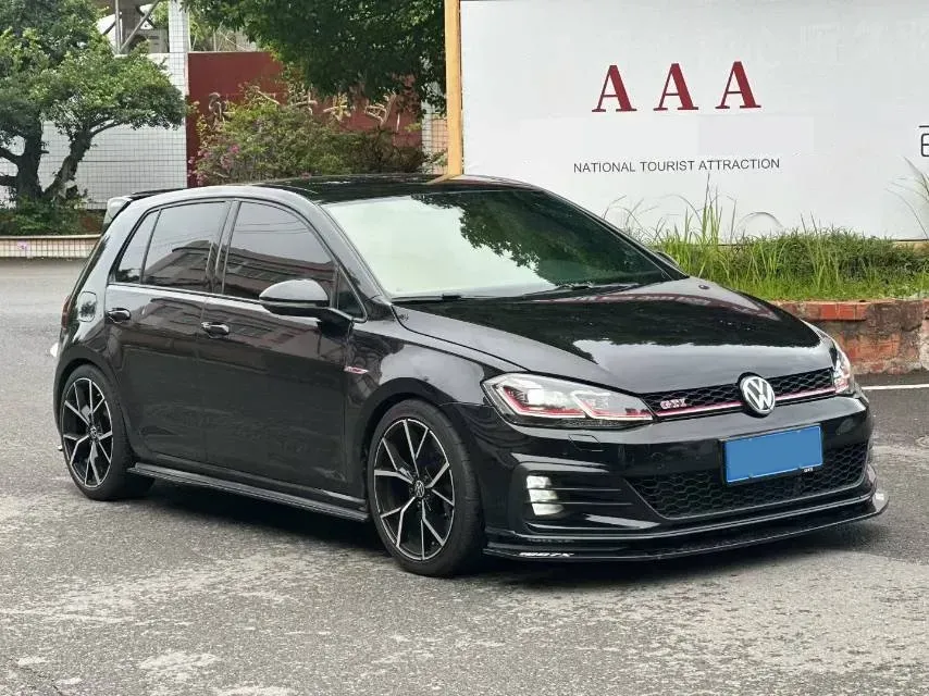 2018 Volkswagen GolfGTI 2.0T 220HP L4 7DCT,autocango,china used car exporter,china ev exporter,chinese used car exporter,chinese used ev exporter
