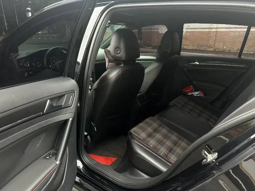2018 Volkswagen GolfGTI 2.0T 220HP L4 7DCT,autocango,china used car exporter,china ev exporter,chinese used car exporter,chinese used ev exporter