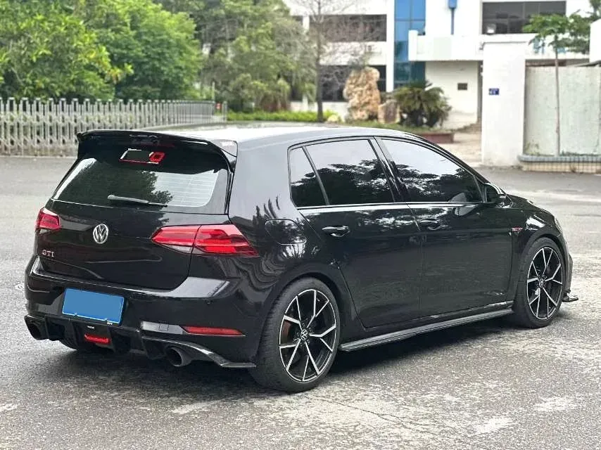 2018 Volkswagen GolfGTI 2.0T 220HP L4 7DCT,autocango,china used car exporter,china ev exporter,chinese used car exporter,chinese used ev exporter