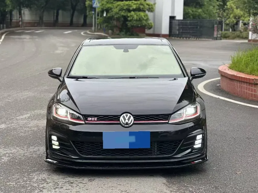 2018 Volkswagen GolfGTI 2.0T 220HP L4 7DCT,autocango,china used car exporter,china ev exporter,chinese used car exporter,chinese used ev exporter
