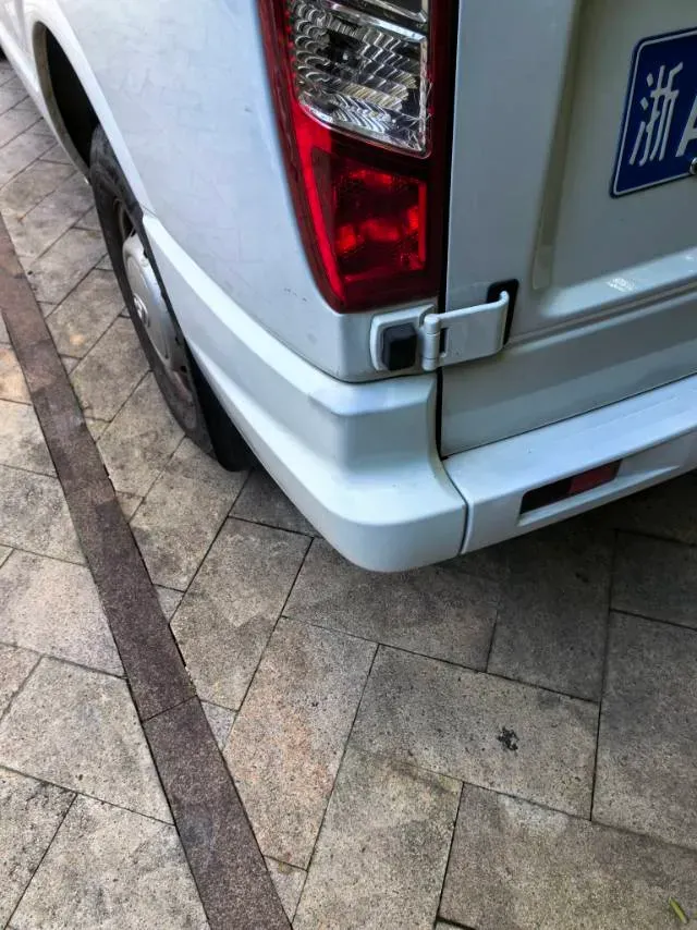 2021 MAXUS XinTu V80 2.0T 139HP L4 6MT,autocango,china used car exporter,china ev exporter,chinese used car exporter,chinese used ev exporter