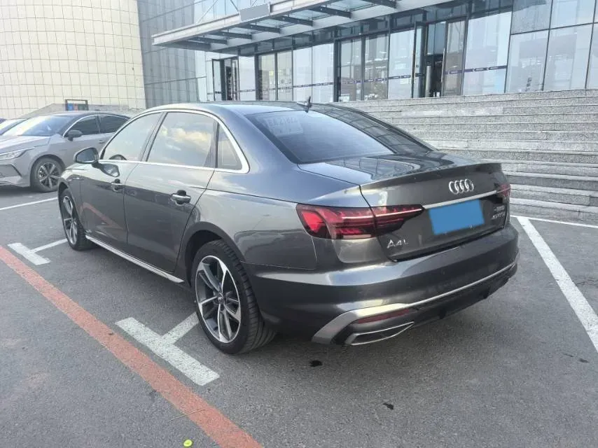 2020 Audi A4L 2.0T 190HP L4 7DCT,autocango,china used car exporter,china ev exporter,chinese used car exporter,chinese used ev exporter