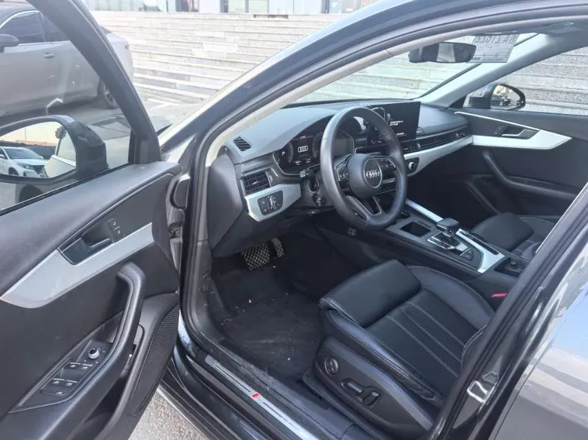 2020 Audi A4L 2.0T 190HP L4 7DCT,autocango,china used car exporter,china ev exporter,chinese used car exporter,chinese used ev exporter