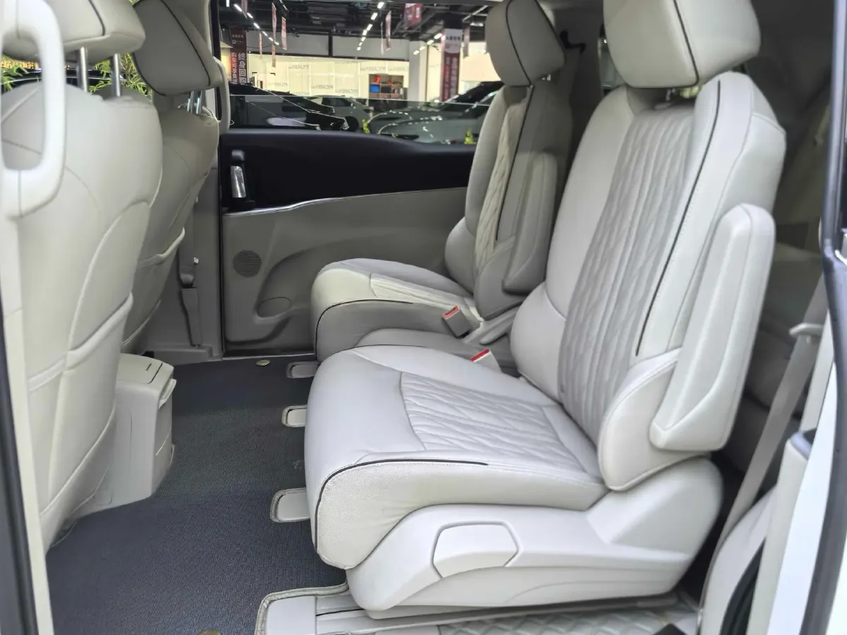 2022 Buick GL8 2.0T 237HP L4 9AT,autocango,china used car exporter,china ev exporter,chinese used car exporter,chinese used ev exporter