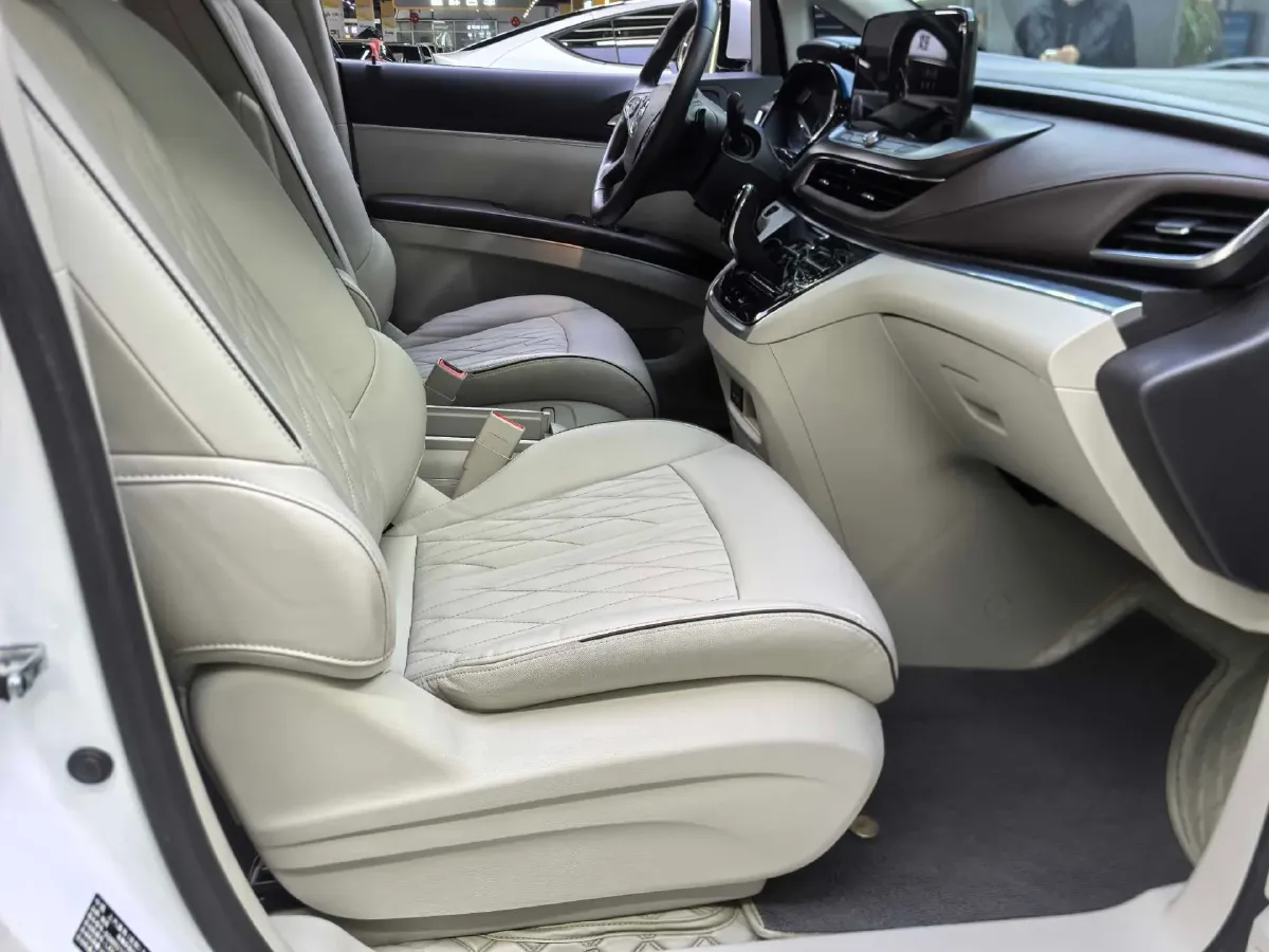 2022 Buick GL8 2.0T 237HP L4 9AT,autocango,china used car exporter,china ev exporter,chinese used car exporter,chinese used ev exporter