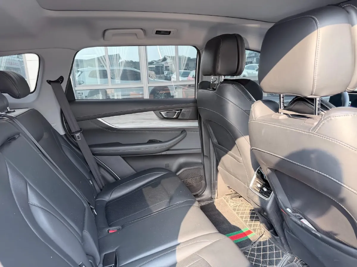 2022 Chery Tiggo 8 Plus 1.6T 197HP L4 7DCT,autocango,china used car exporter,china ev exporter,chinese used car exporter,chinese used ev exporter